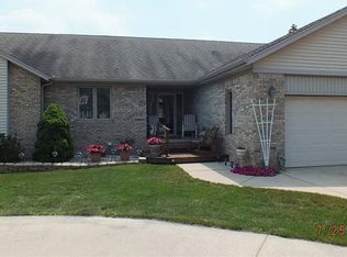 23931 Huron River Dr, Rockwood, MI 48173
