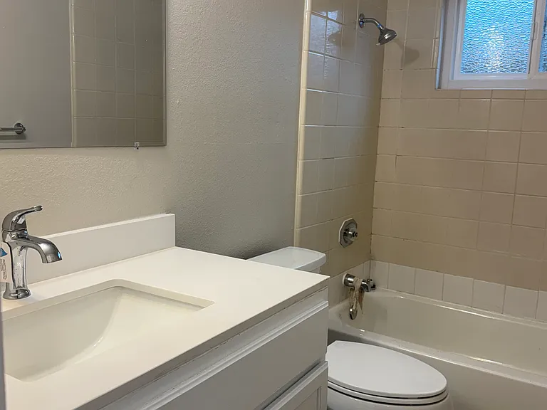 912 Civic Center Dr #2 — Photo 9