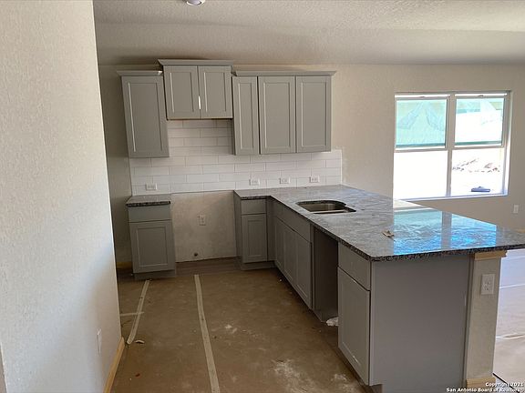 2nd image of 13938 Reservoir Drive
