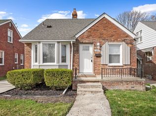 7207 Coolidge Ave, Center Line, MI 48015