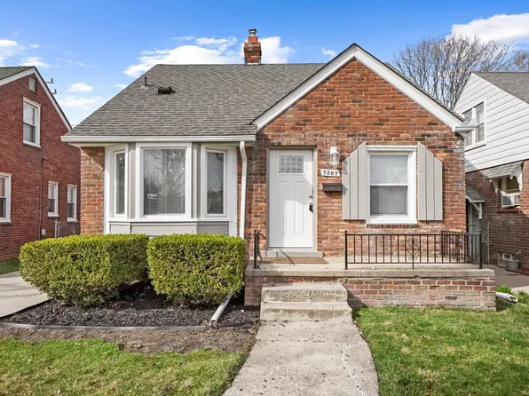 7207 Coolidge Ave, Center Line, MI 48015