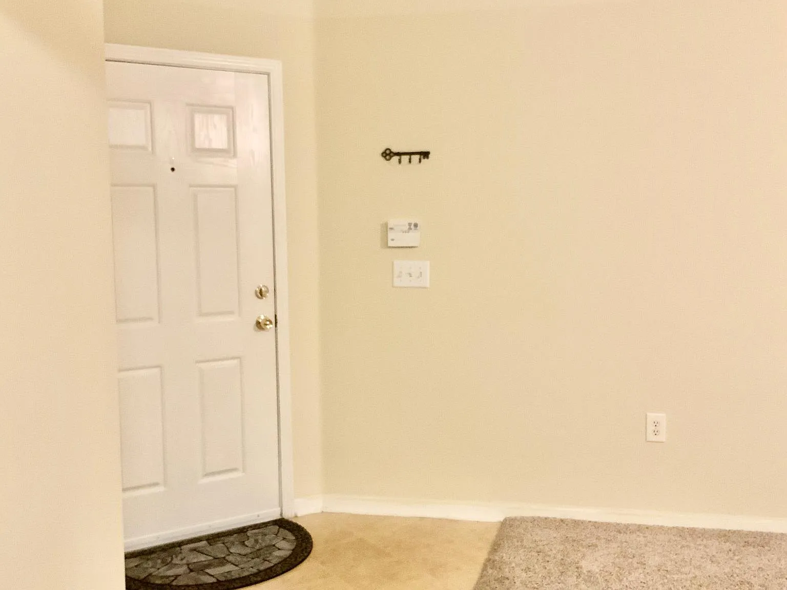 2 bed, 907 sqft, $1,275 — Photo 2
