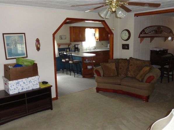 1788 Rolling Acres Rd, New Cumberland, WV 26047