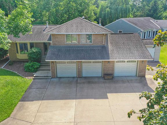 2nd image of 1664 Evergreen Dr