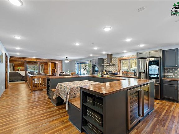 4th image of 2142 Penrose Ln