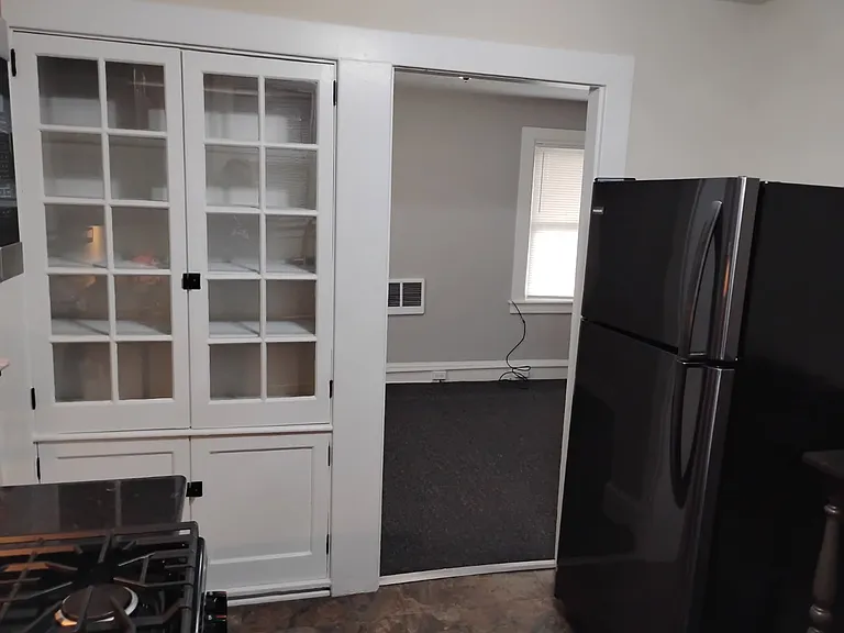 429 Manor St #4 — Photo 5