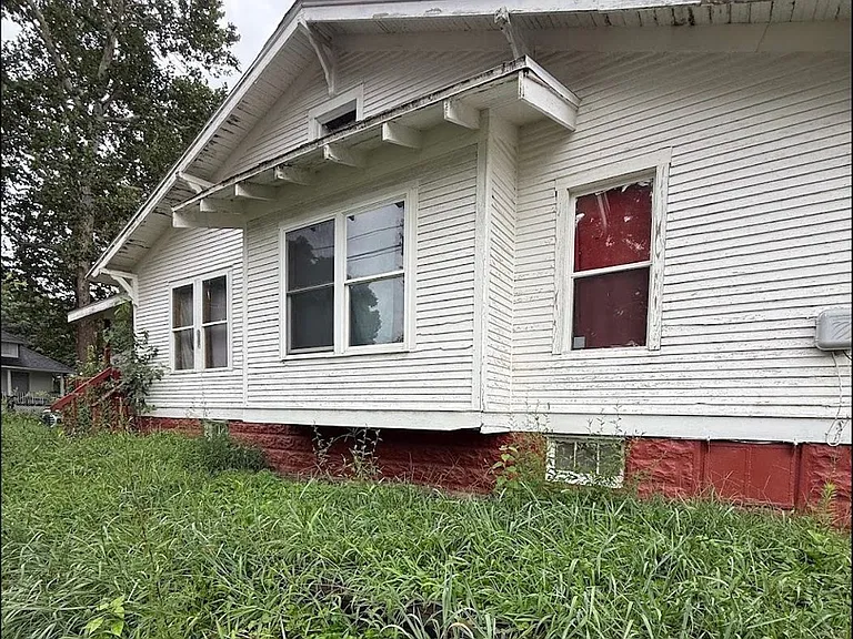 1690 E Johns Ave — Photo 10