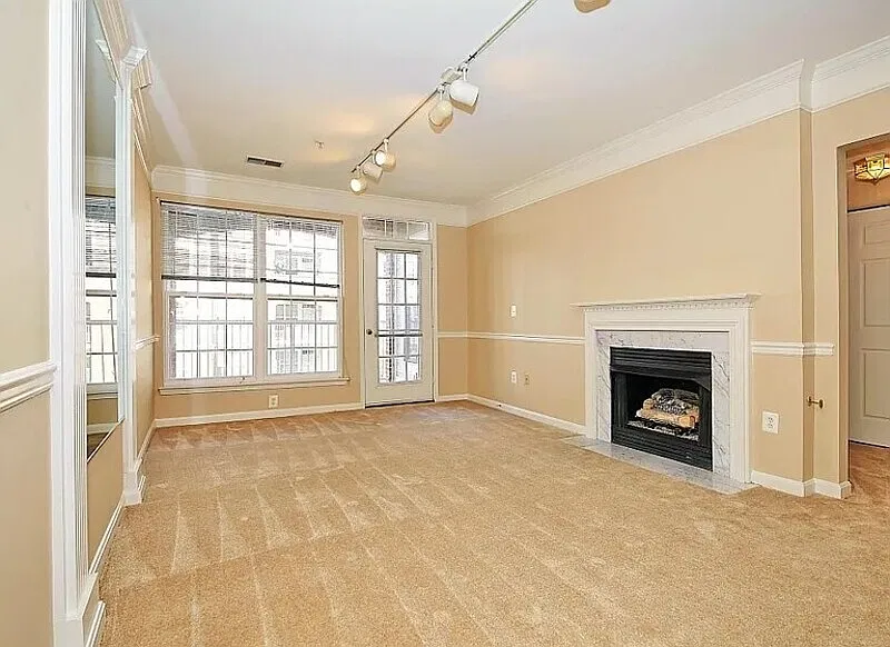 2 bed, 2.0 bath, 1185 sqft, $1,704 — Photo 3