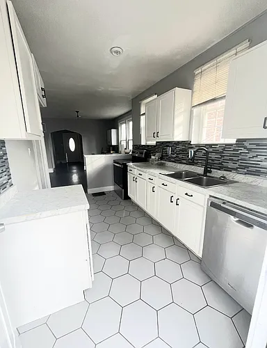 3917 King Pl Photo 1