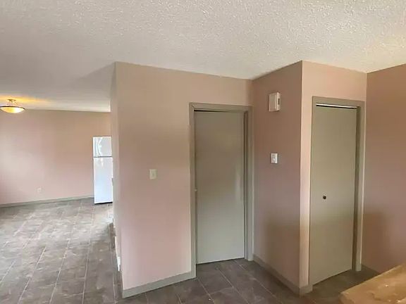 3rd image of 9303 101st Ave