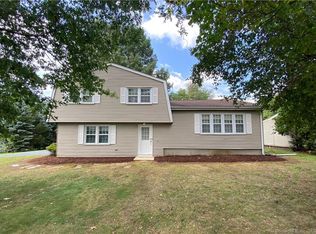 11 Waterbury Rd, Norwalk, CT 06851