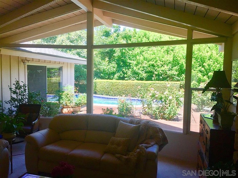 1st image of 4306 Vista Way
