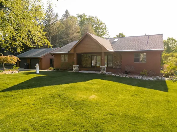 4890 Valley View Rd, Bellaire, MI 49615