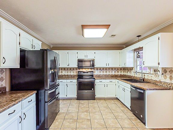 4th image of 506 Williamsport Dr