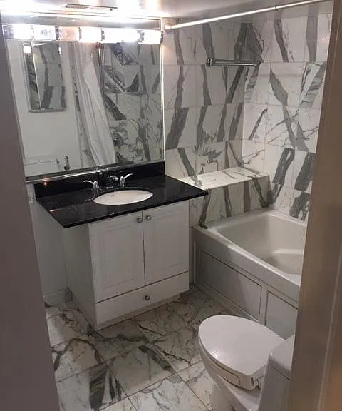 742 W Schubert Ave #1R — Photo 2