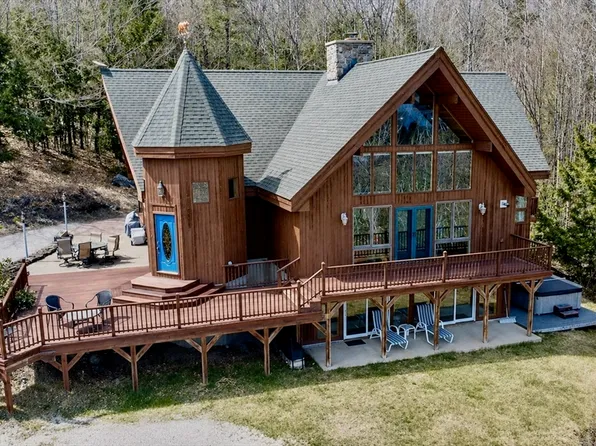 20 Crest Ln, Madison, NH 03849