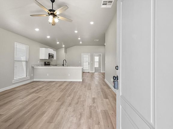 3rd image of 13510 Avenue X