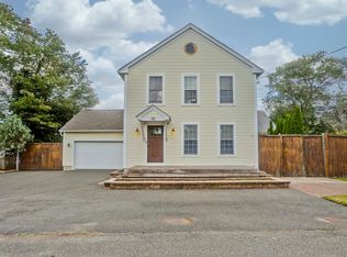 76 Somers Rd, East Longmeadow, MA 01028