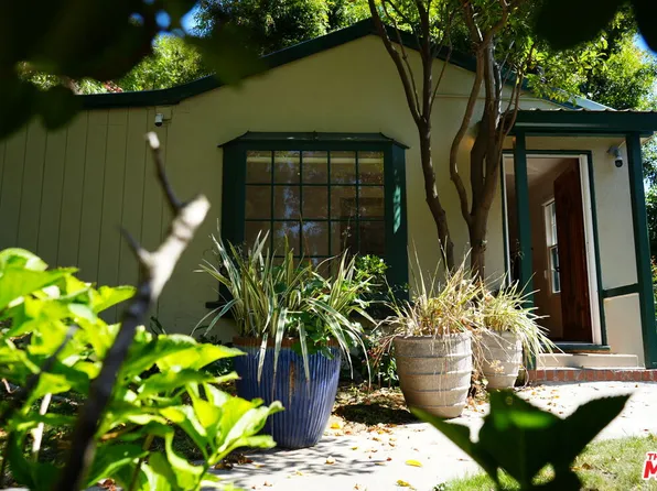 1418 Lindacrest Dr, Beverly Hills, CA 90210