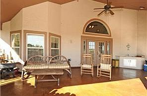 4th image of 101 Pelican Ct