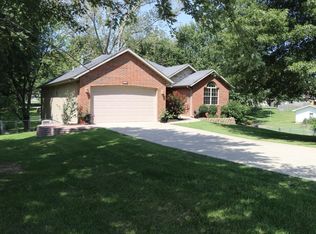 1709 S 14th Ave, Ozark, MO 65721