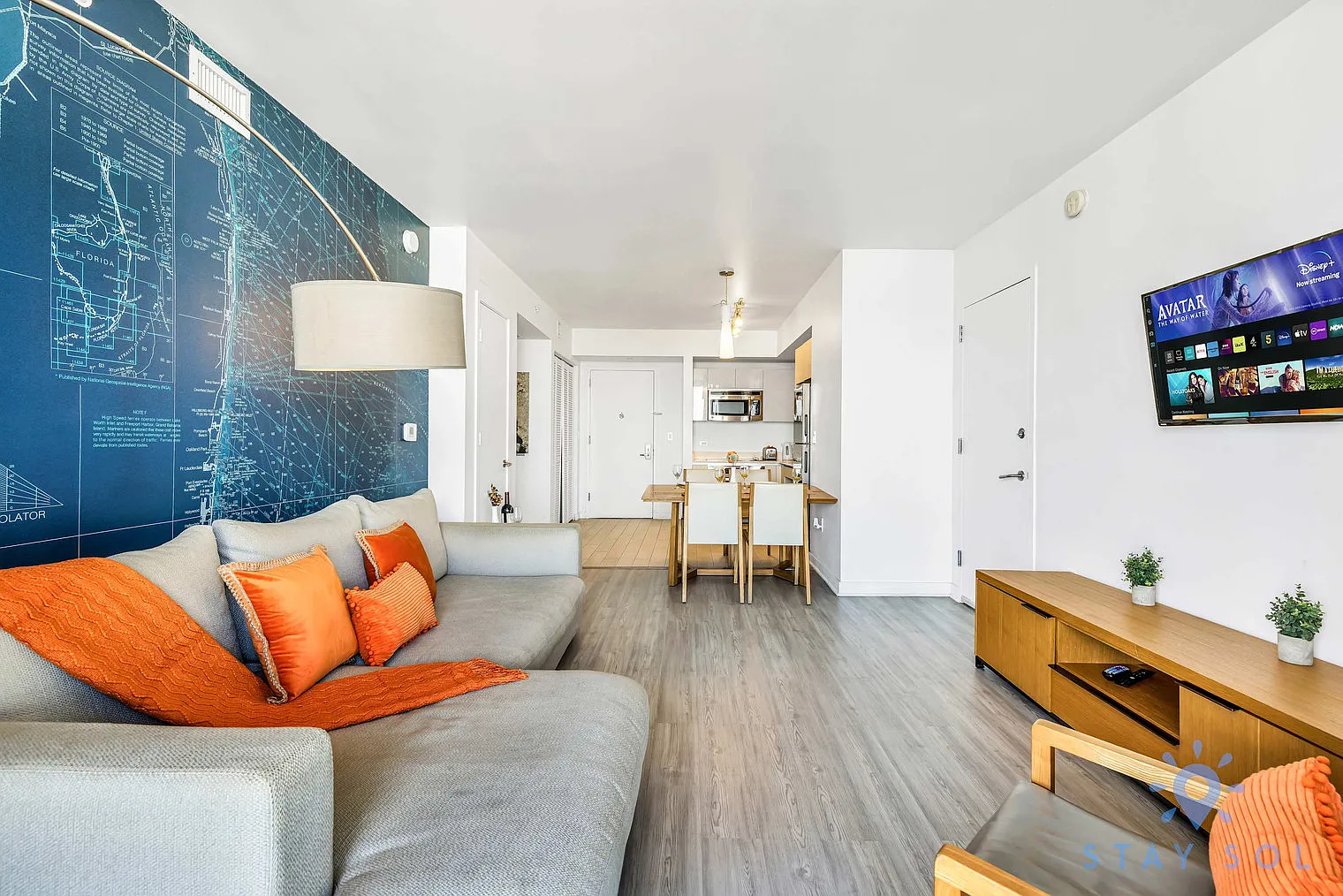 2 bed, 2.0 bath, 990 sqft, $4,080 — Photo 1