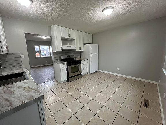 2nd image of 3069 Wallingford Ave