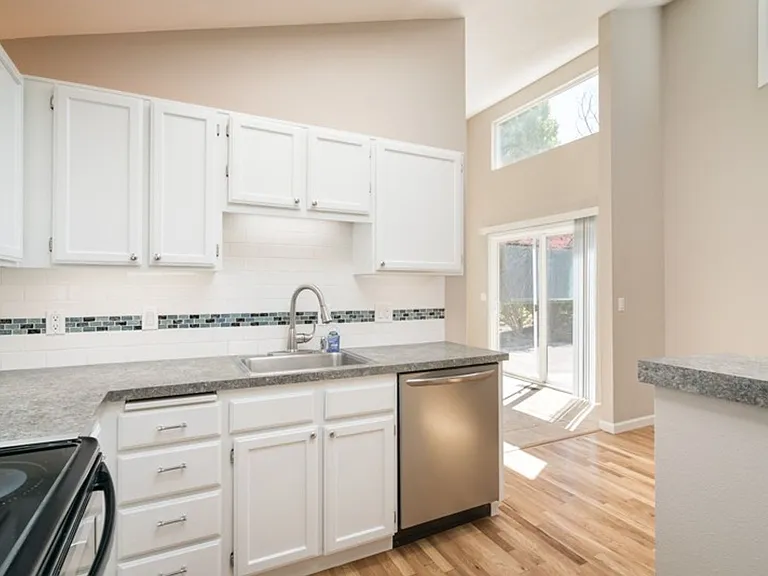 4804 SW Palatine St — Photo 15