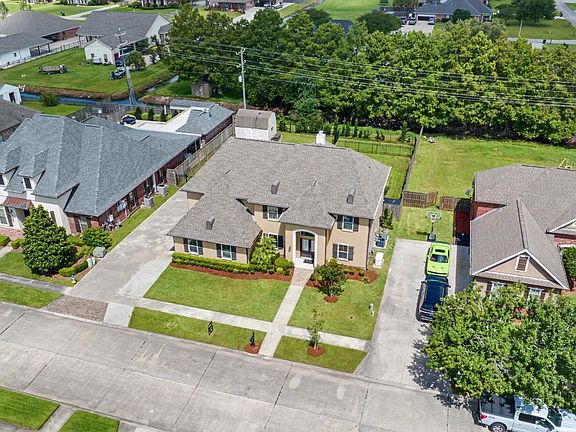 5th image of 256 Riverwood Dr