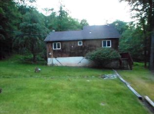 115 White Birch Rd, Matamoras, PA 18336