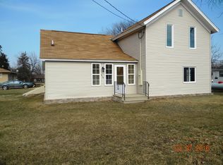 210 E Winona Ave, Kellogg, MN 55945