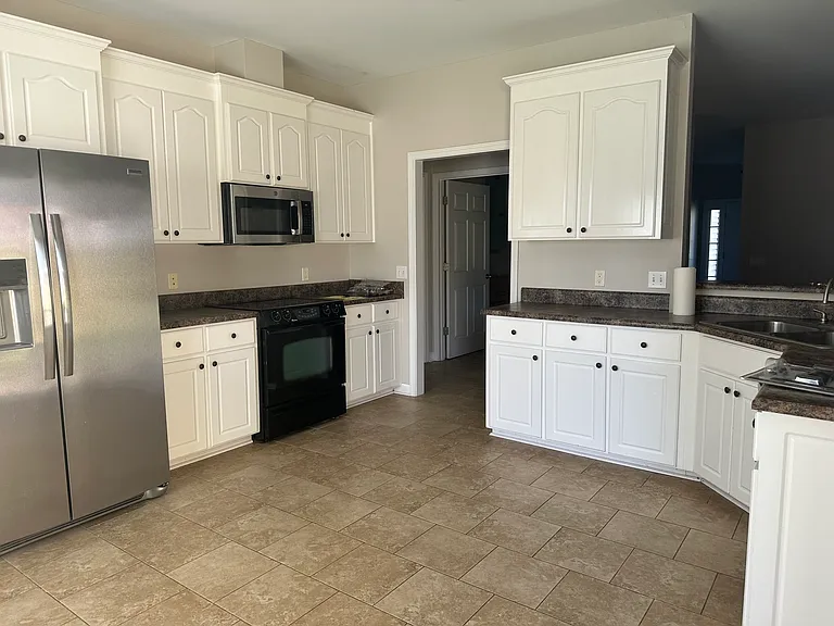 215 Ontario Dr — Photo 5