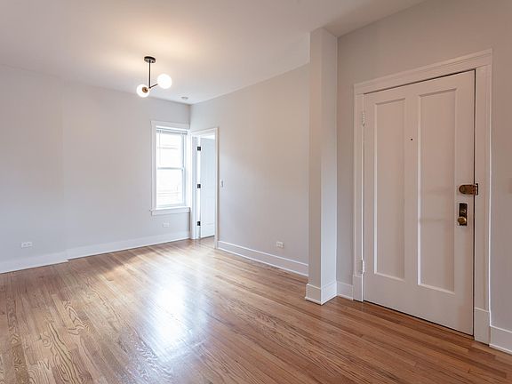 2nd image of 4015 N Lowell Ave APT 1E