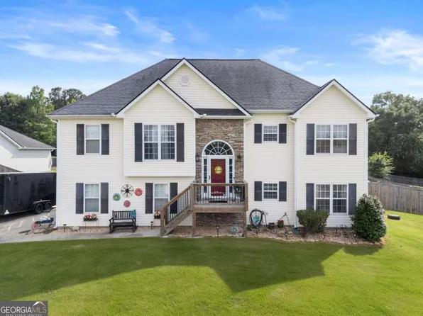 233 Cambridge Dr, Loganville, GA 30052