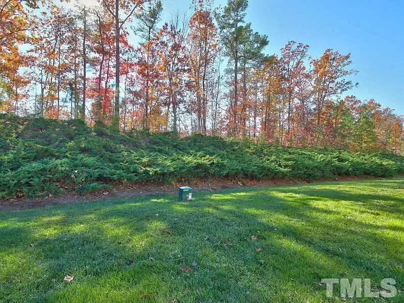 3 bed, 2.5 bath, 1400 sqft, $2,000 — Photo 3
