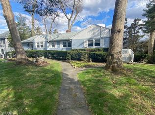 26 Glenwood Rd, Denville, NJ 07834