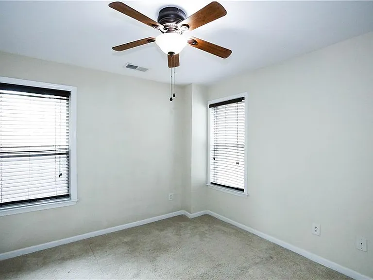 1187 Kendrew Pass — Photo 20