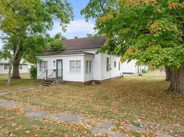 221 S Ohio St, Chrisman, IL 61924