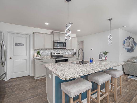 2nd image of 2054 Lmridge Rd