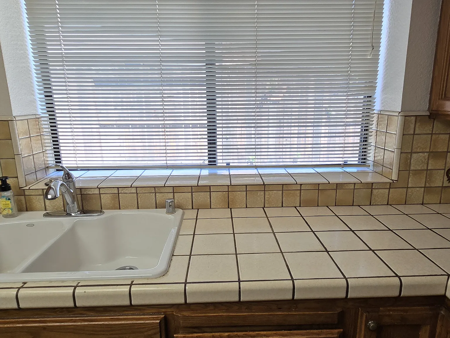 3 bed, 1850 sqft, $2,695 — Photo 3