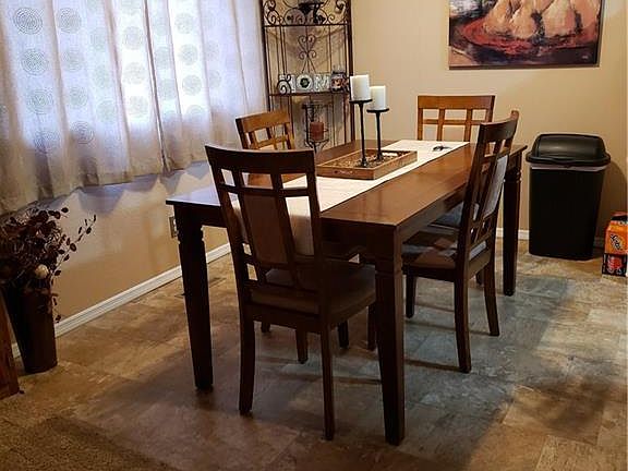 4th image of 2826 Oakland Dr Unit 4
