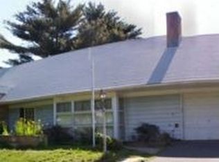 33 Winterberry Ln, Willingboro, NJ 08046