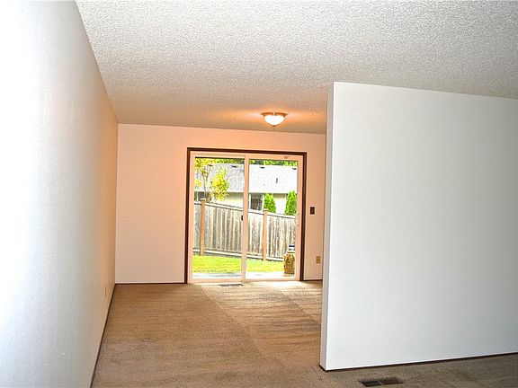 2nd image of 2615 Dogwood St SE