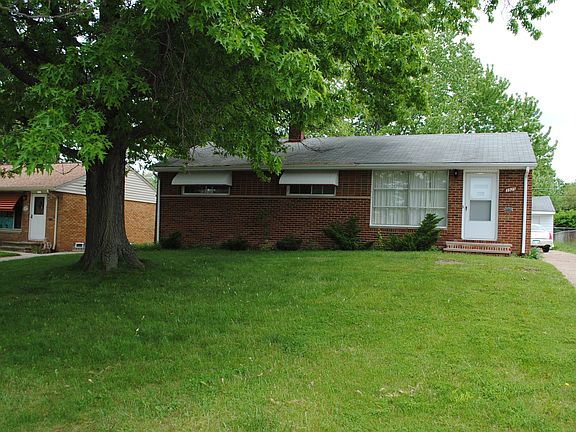 3rd image of 3925 W 212th St