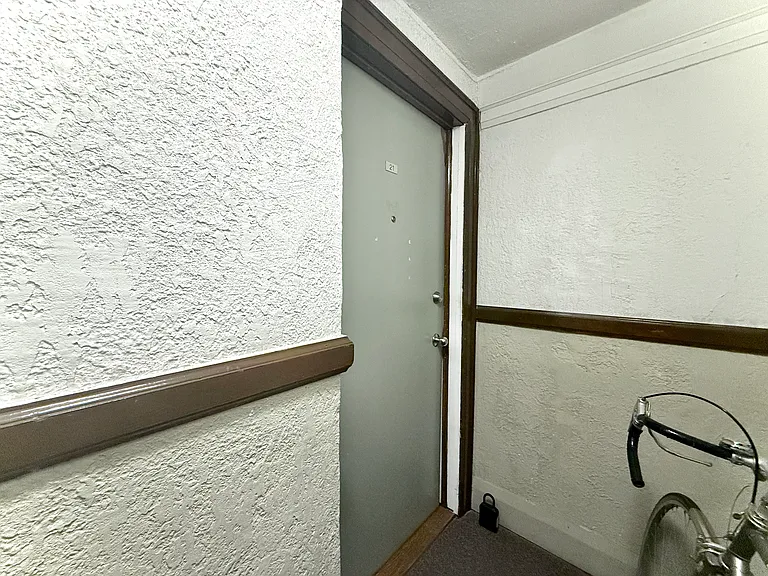 15 Hubbard Blvd #21 — Photo 8
