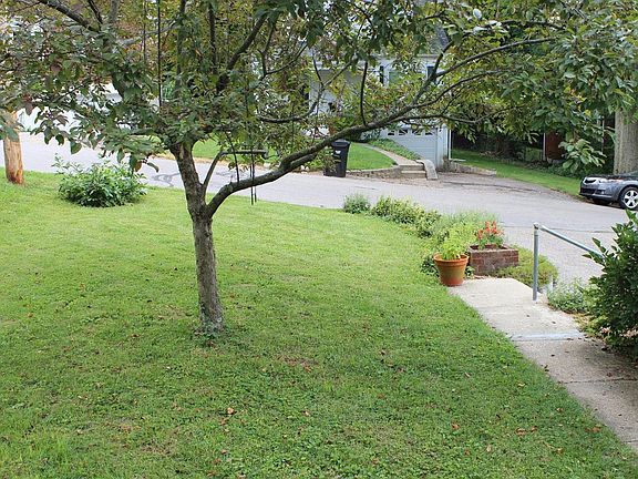 5th image of 1633 Winchester Ave