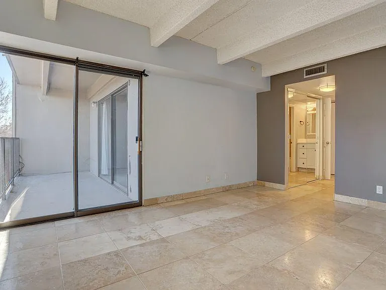 1433 N Williams St #503 — Photo 11