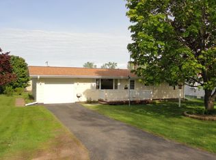 18 8th St, Lanse, MI 49946