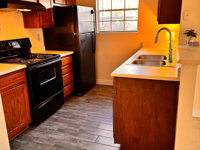625 S Westwood St #113 — Photo 16
