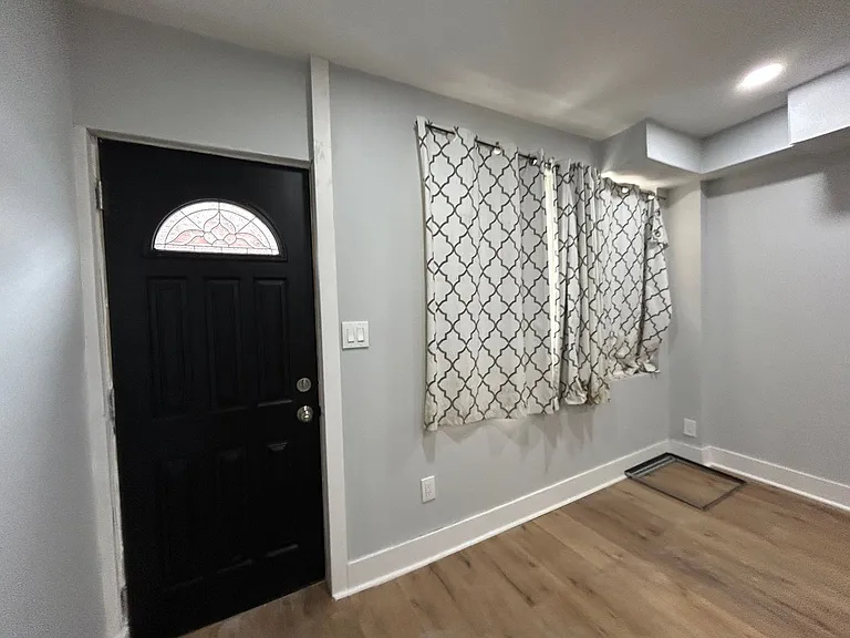 1049 Mercy St — Photo 14